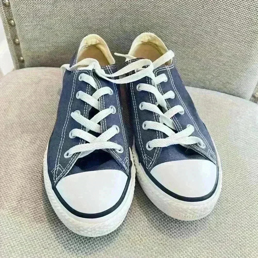 Navy‎ Blue Converse